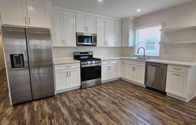1416-1418 E. Windsor Rd.