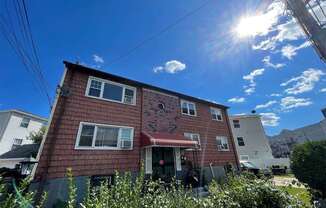 28 21 BROOKHAVEN AVE