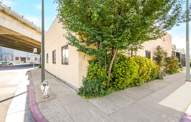1092 CALCOT PL