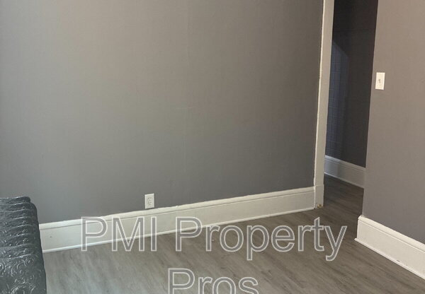 1562 S 7 ST