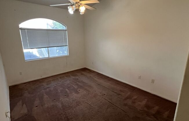 3 beds, 2 baths, $1,495, Unit # 1821
