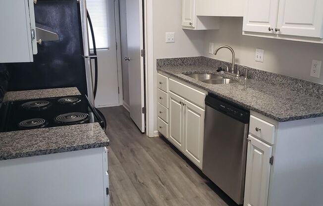 1 bed, 1 bath, 850 sqft, $1,325, Unit G5-RCC