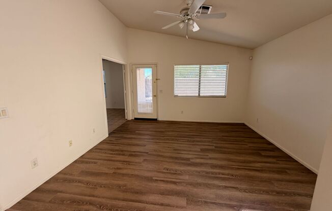 3 X 2 W/Den *ALL Appliances* **Corner Lot!! with New Paint & Carpet