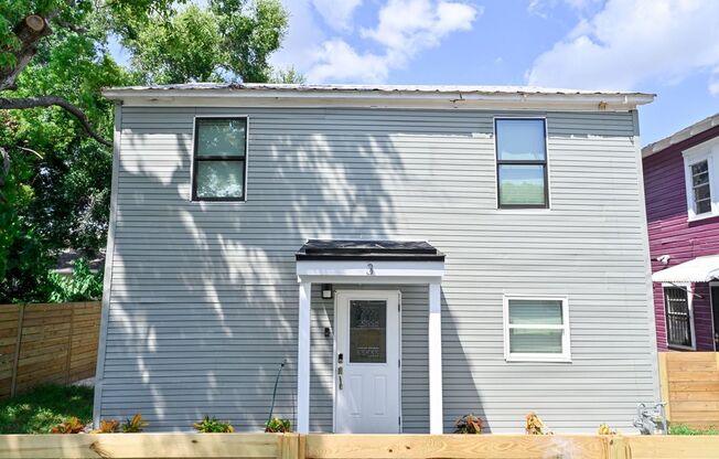 205 W Frances