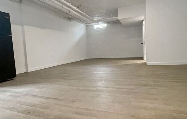 Studio, 1 bath, 345 sqft, $895, Unit 15