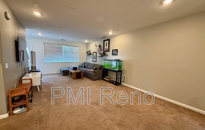 220 MARK JEFFREY LN