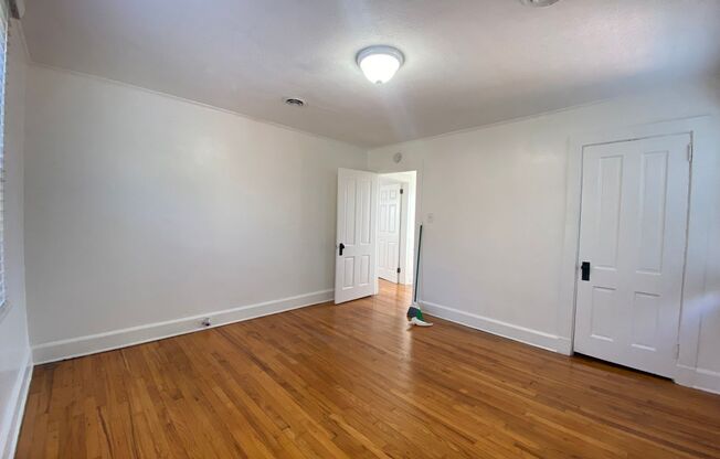 2 beds, 1 bath, $1,500