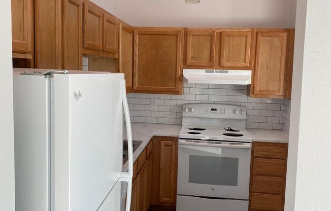 2 beds, 1.5 baths, 800 sqft, $1,945, Unit 1015-2A
