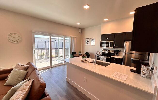 2 beds, 2 baths, 900 sqft, $1,850, Unit 111 (STR)