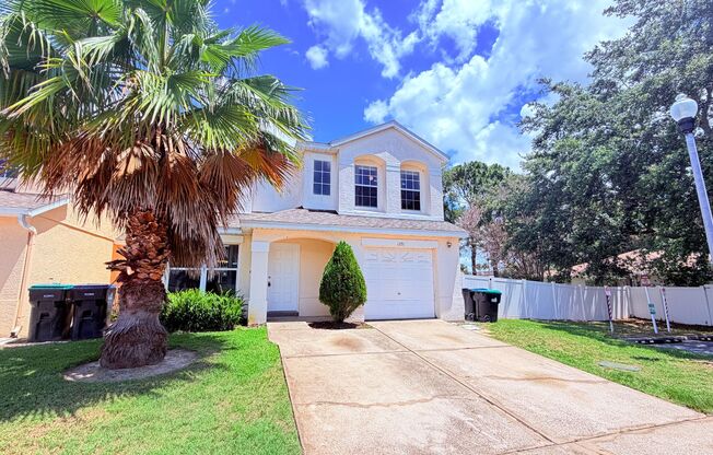 Gorgeous 4 Bed / 2.5 Bath POOL Home in Meadow Woods