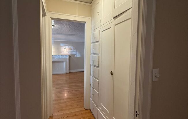 1 bed, 1 bath, 774 sqft, $1,525, Unit 201