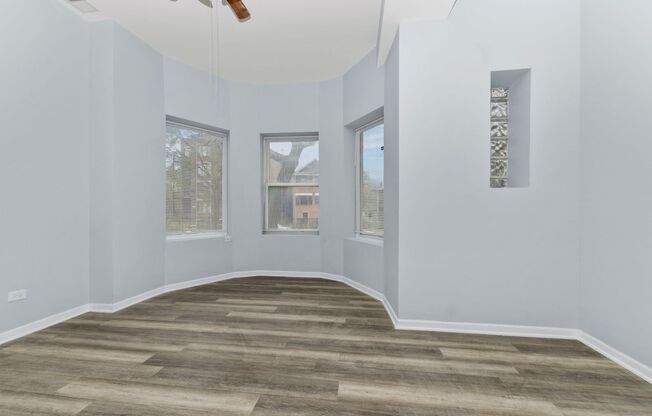 5226 - 5228 S Michigan Ave