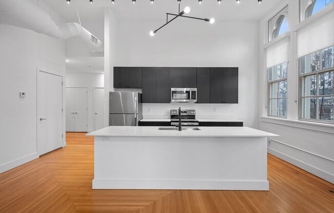 2 beds, 1 bath, 1,025 sqft, $2,912, Unit 100-204