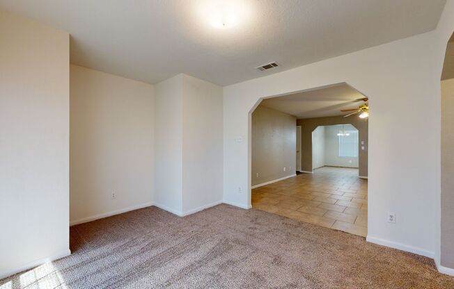 PRICE IMPROVEMENT NOW ONLY $1475 + FREE OCTOBER RENT!