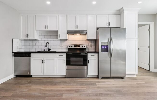 3 beds, 3 baths, 1,140 sqft, $3,895, Unit 210