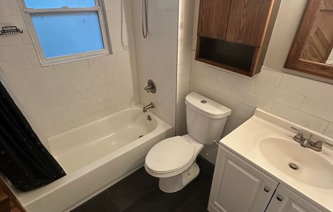 Cute 2 bedroom home in Patty Jewett Golf course area