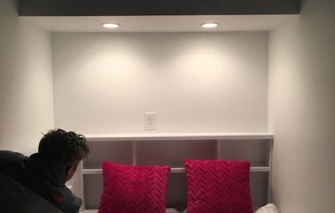 Studio, 1 bath, $2,100