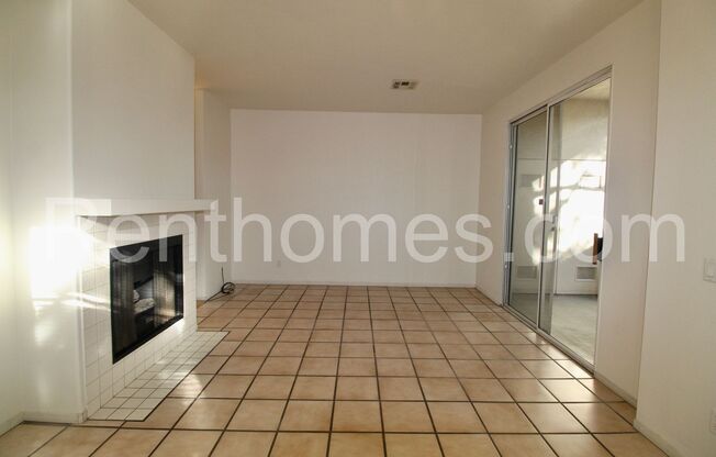 Sabre Springs, 10921 Sabre Hill Dr #373, -AC, Fireplace, Comm Pool / 2 Spas and Fitness Room.