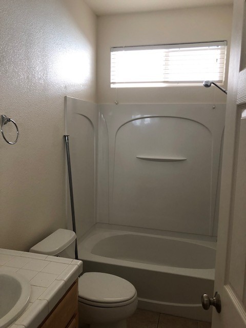 3 beds, 2 baths, $3,200