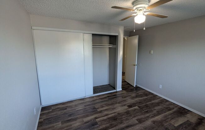 2 beds, 1 bath, 889 sqft, $1,295, Unit 07