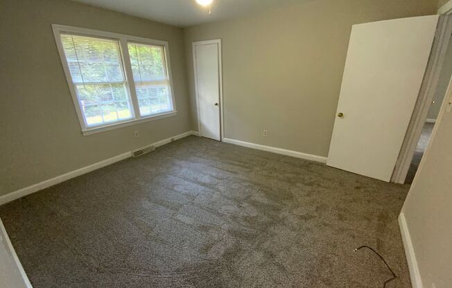 3 beds, 1 bath, $1,400