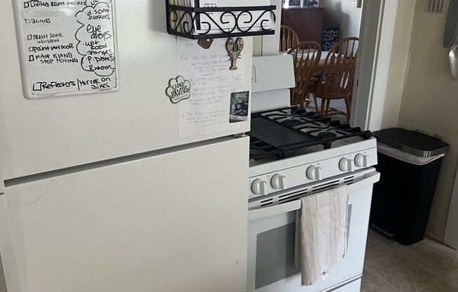 2 beds, 1 bath, 1,022 sqft, $2,500, Unit 12