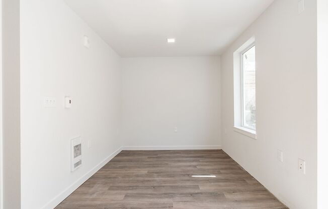 Studio, 1 bath, 301 sqft, $1,349, Unit 02