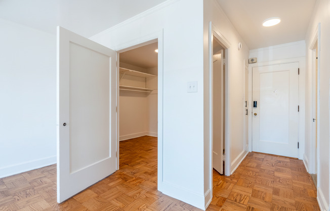 Studio, 1 bath, 200 sqft, $1,525