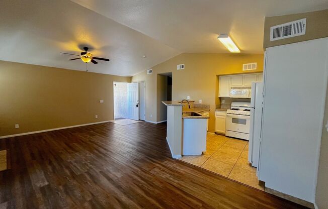 A beautifully Maintained 2-bedroom, 2-bathroom Condo!