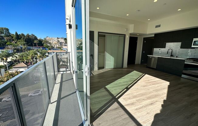 Studio, 1 bath, 470 sqft, $2,599, Unit 607