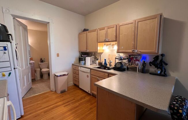 2 beds, 1 bath, 1,073 sqft, $1,795, Unit 203