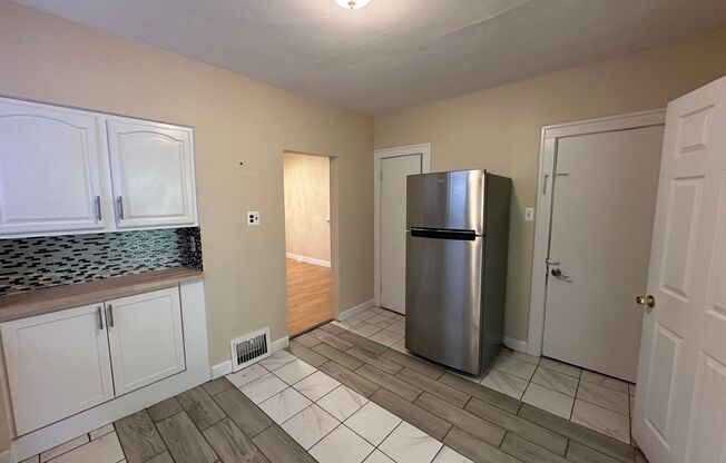 1 bed, 1 bath, 893 sqft, $800