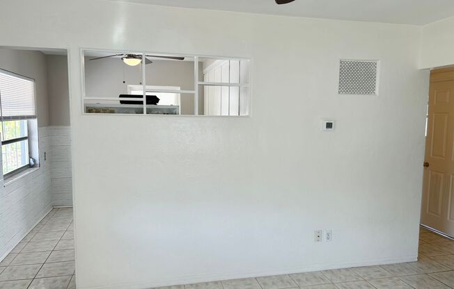 2 bed 1 Bath House in Ideal Location in St Pete