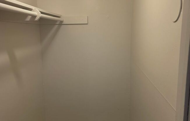 2 beds, 1.5 baths, 925 sqft, $800