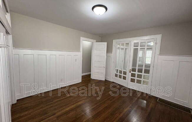 39 E 32 ST