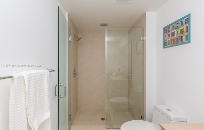 2 beds, 2 baths, $7,500, Unit # 3302