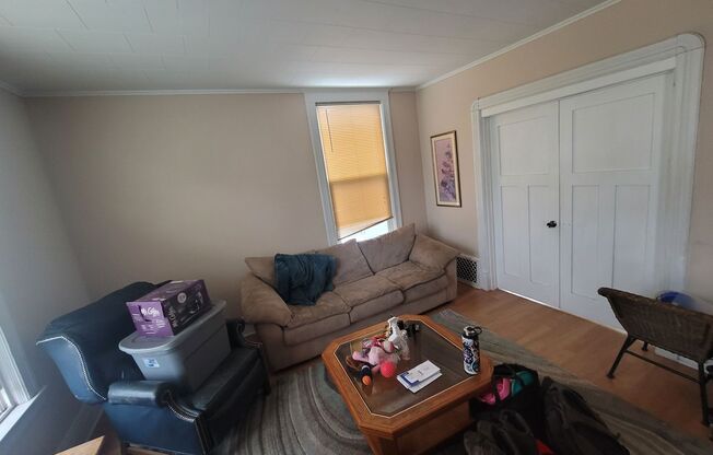 Duluth, MN - 4 Bedroom - 1 Bathroom - Close to UMD & CSS