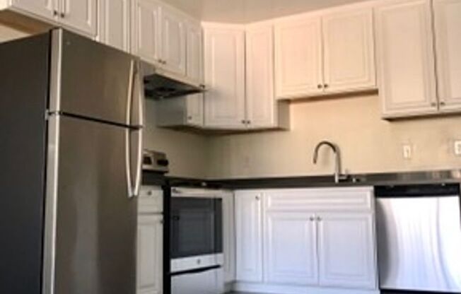 2 beds, 1 bath, $3,495, Unit 03