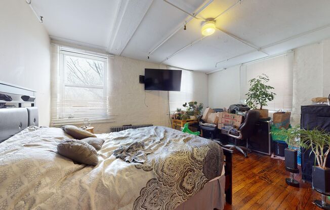 3 beds, 1 bath, 1,596 sqft, $2,695, Unit 2B