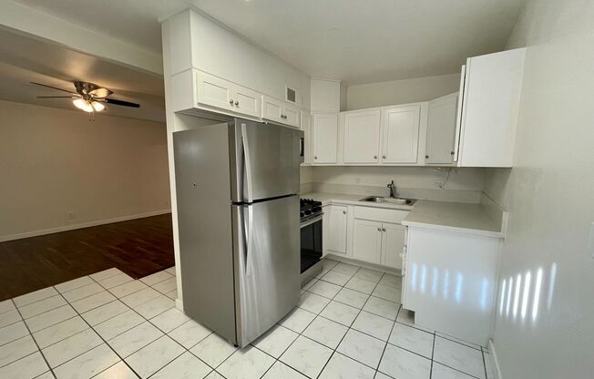 2 beds, 2 baths, $2,175, Unit Unit 08