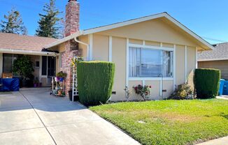 3BD/2BA - Charming duplex in nice neighborhood