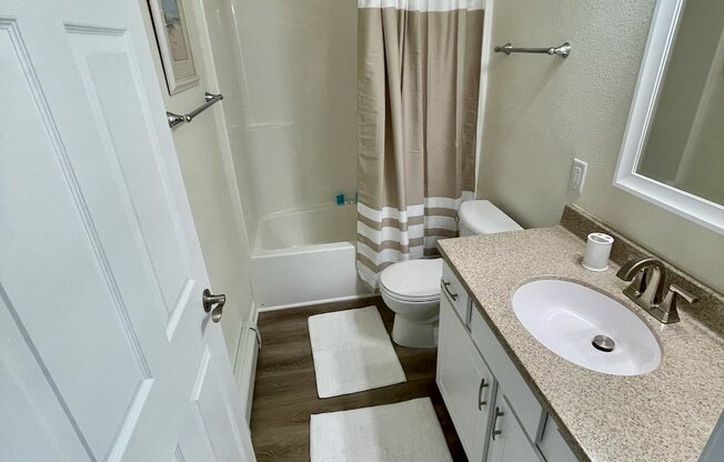 2 beds, 1 bath, 888 sqft, $1,150