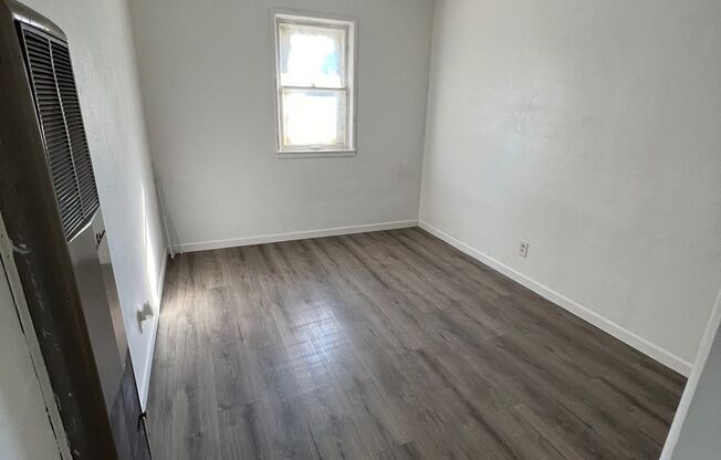 1 bed, 1 bath, $700, Unit Unit B