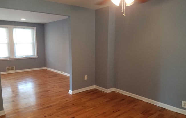 Charming 3 Bedroom/1 Bathroom Townhome in Westport, MD!