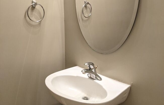 Spacious Townhome located in Mooresville!