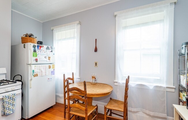 7 BURNSIDE AVE