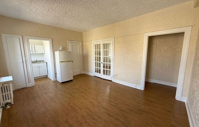 Studio, 1 bath, 308 sqft, $1,175, Unit Bayard Manor 210