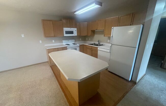 2 beds, 1 bath, 1,116 sqft, $1,210, Unit 1225
