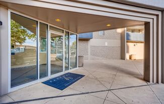2 beds, 2 baths, $1,600