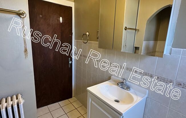 2 beds, 1 bath, $1,245